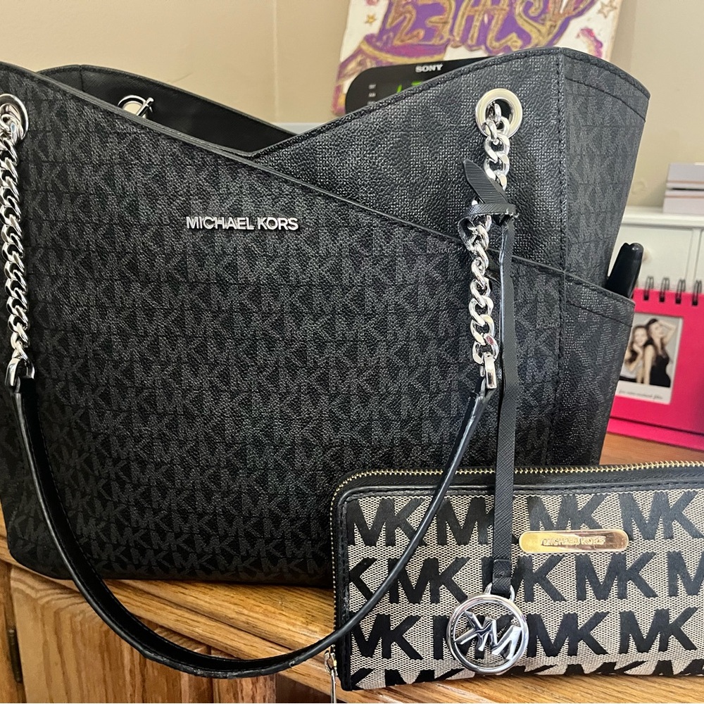Michael Kors purse and wallet. Authentic